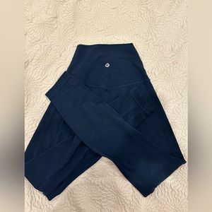 True navy lululemon align leggings 28’ size 2